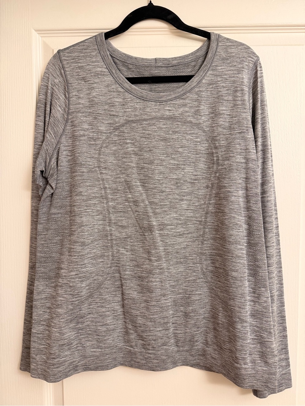 lululemon athletica Heather Gray Relaxed Swiftly Tech Long-Sleeve Top